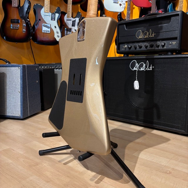 Ernie Ball - St Vincent Signature - Goldie w/OHSC (2022) - USED