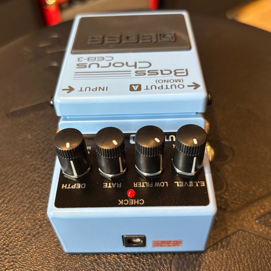 Boss - CEB-3 Bass Chorus Pedal w/ Box & user Guide (2007) - USED