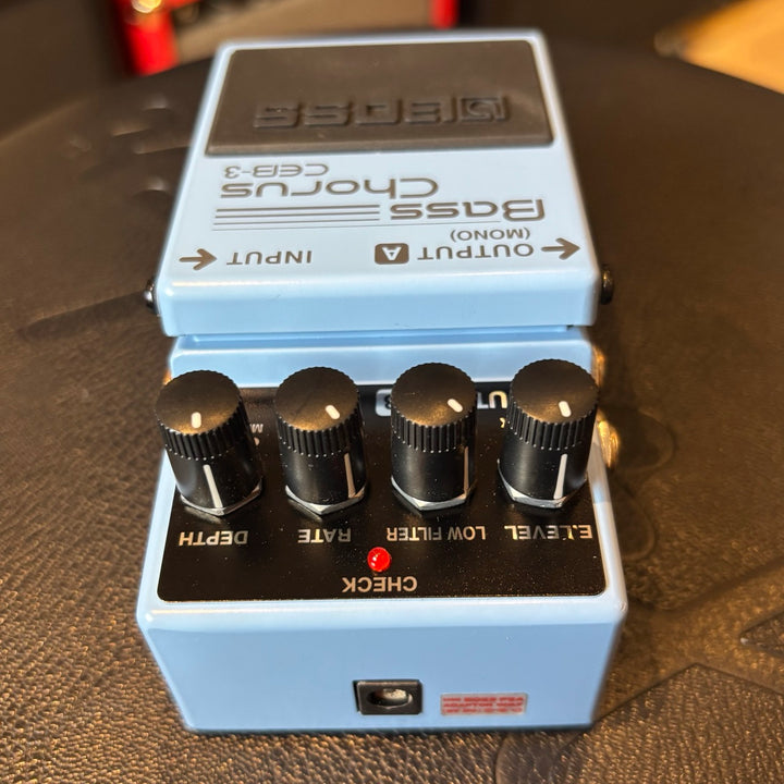 Boss - CEB-3 Bass Chorus Pedal w/ Box & user Guide (2007) - USED