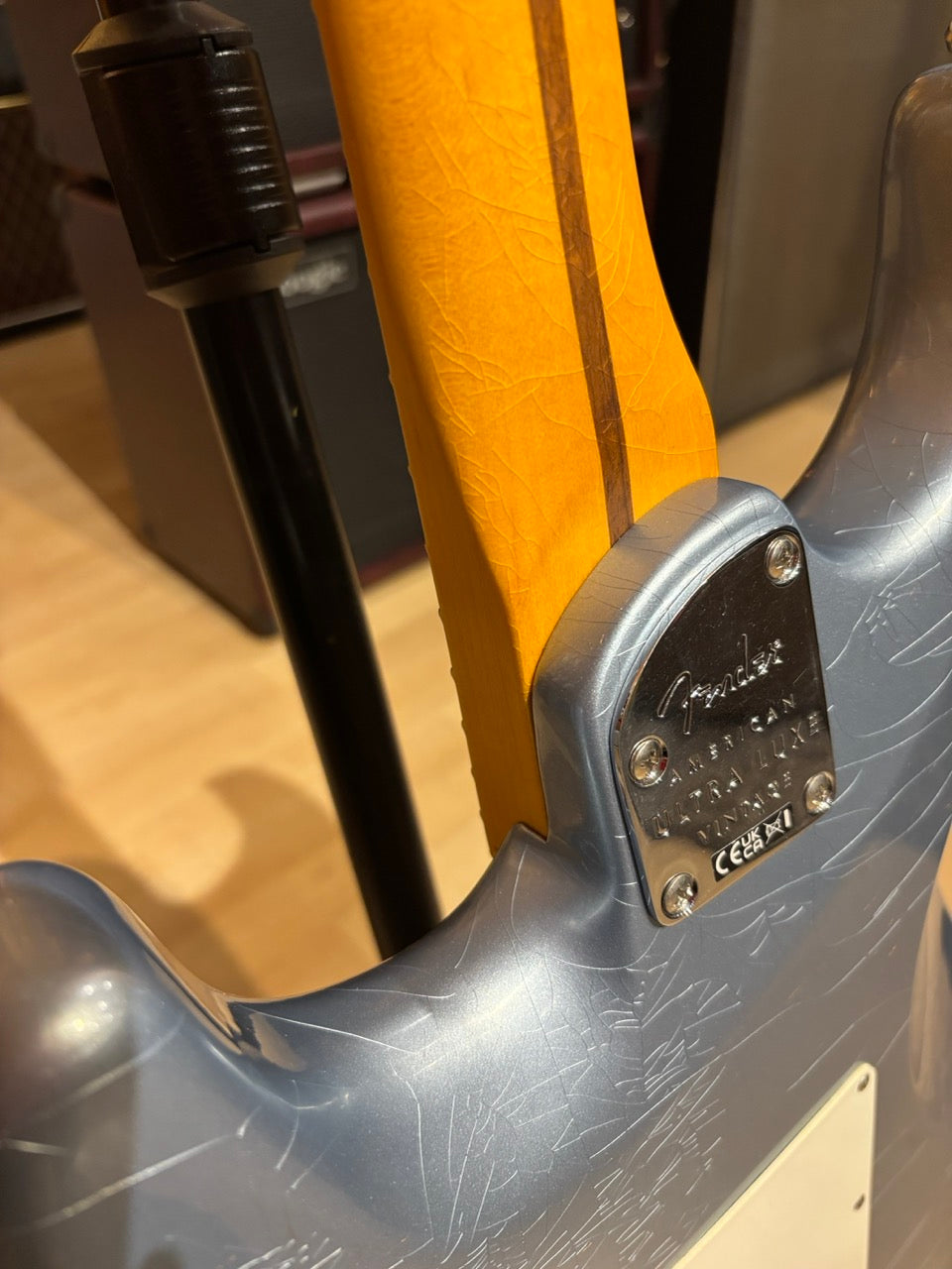 Fender Limited Edition American Ultra Luxe '60s Stratocaster (Ice Blue Metallic)