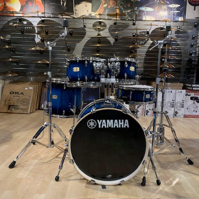 Yamaha Stage Custom Birch 5-Piece Drum Kit (20,10,12,14,SD) with Hardware - Deep Blue Sunburst