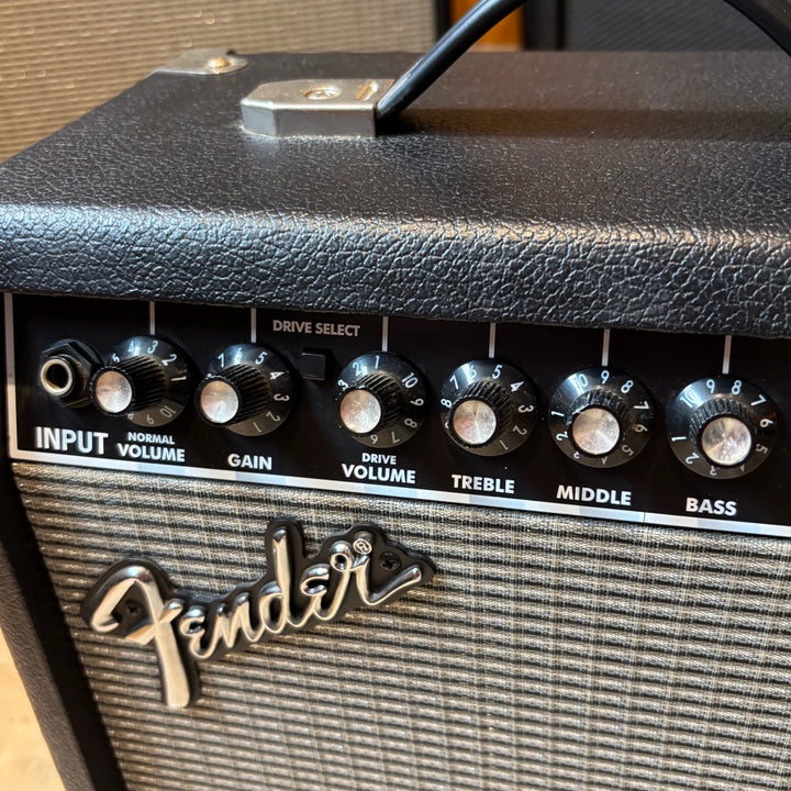 Fender - Frontman 15G Dual Channel 15 Watt GTR Practice Amplifier (Black & Silver) - USED