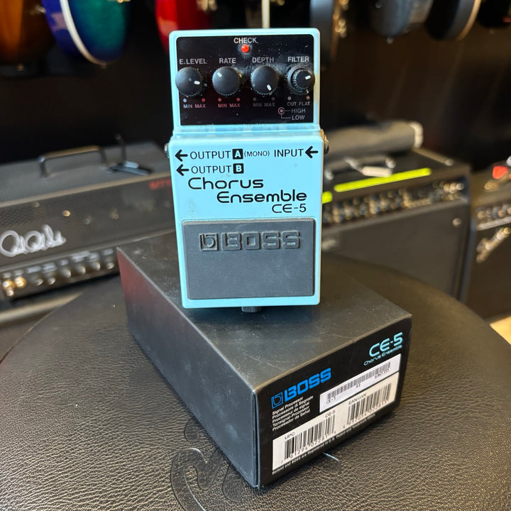 Boss - CE5  Chorus Ensemble Pedal w/ Box & User Guide (Mint-2019) - USED