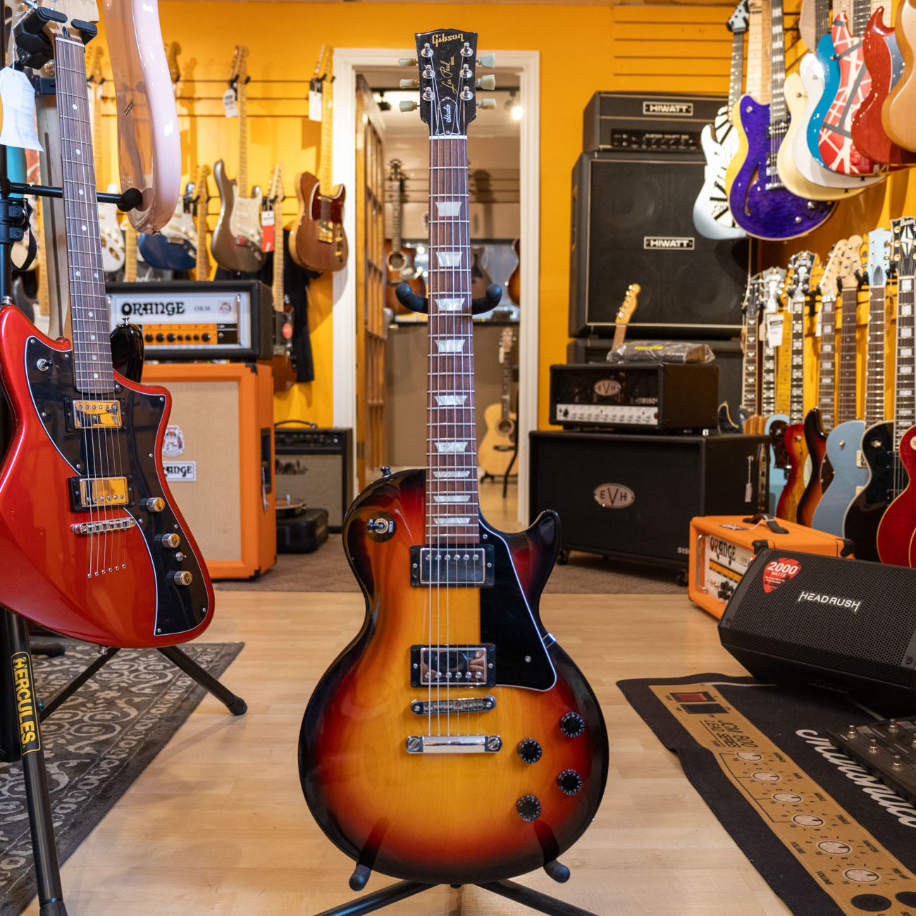 Gibson - Les Paul Studio ( Fireburst) w/ HD Case ( Light Headstock