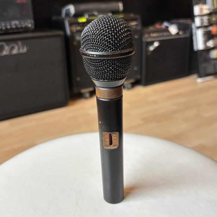 AKG- C535EB Handheld Carioid Condenser Microphone (Black) - USED