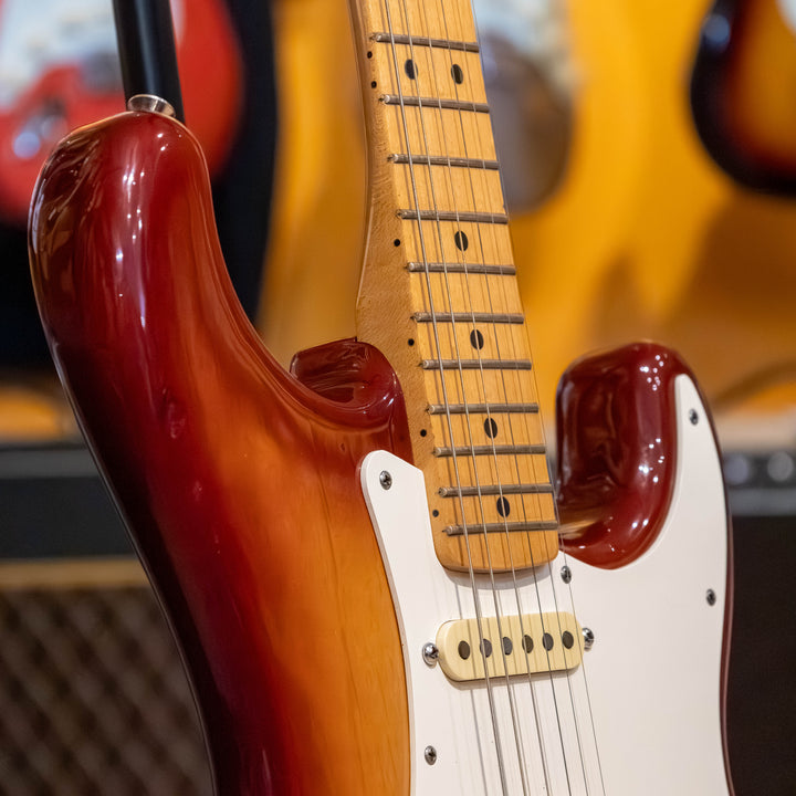Fender -Dan Smith Era Strat  w/ Freeflyte Trem System - Lightly Modded (Sennia Burst) w/ HD Shell Case (1984) - USED Electric Guitar