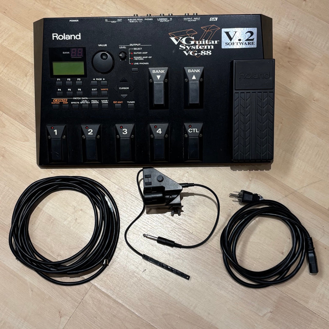 Roland Guitar Synth Package - VG88 Synth, GK2A P-up System & 15' 13 Pin Patch Cable (2003) - USED
