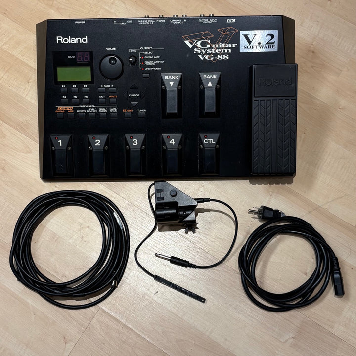 Roland Guitar Synth Package - VG88 Synth, GK2A P-up System & 15' 13 Pin Patch Cable (2003) - USED