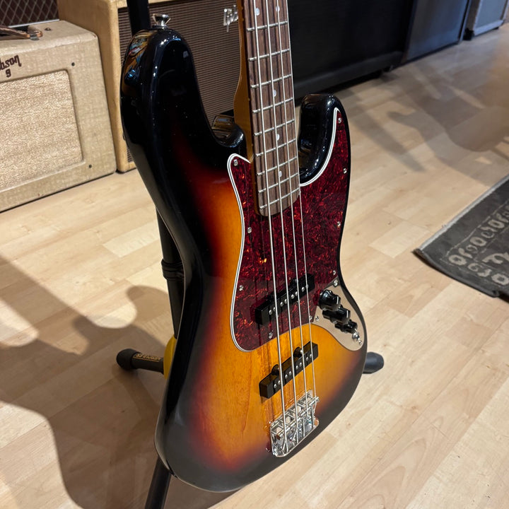 Squier - Classic Vibe  60's J Bass w/ Fender AM Vintage P-up Upgrade & Tweed HD Case - USED