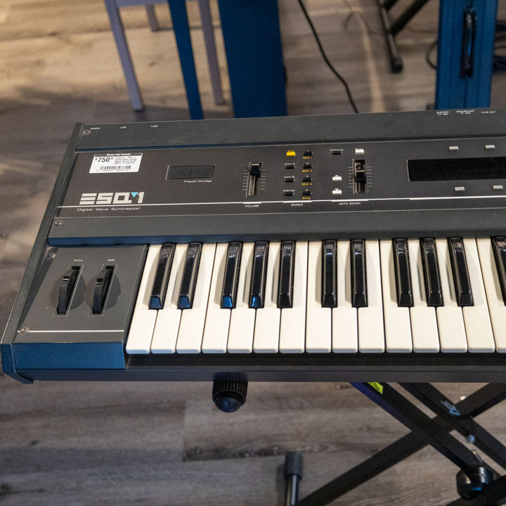 Ensoniq - ESQ-1 Digital Wave Analog / Digital Hybrid Synth - 1980's  w/ User Guide -  USED