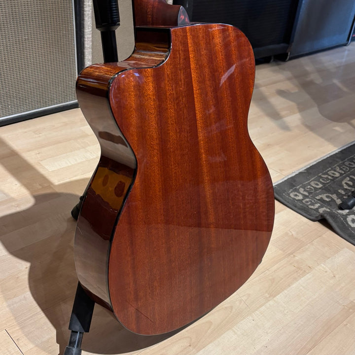 Eastman E1OMCE-DLX Traditional Solid Deluxe Series Acoustic Guitar - Natural (Demo)