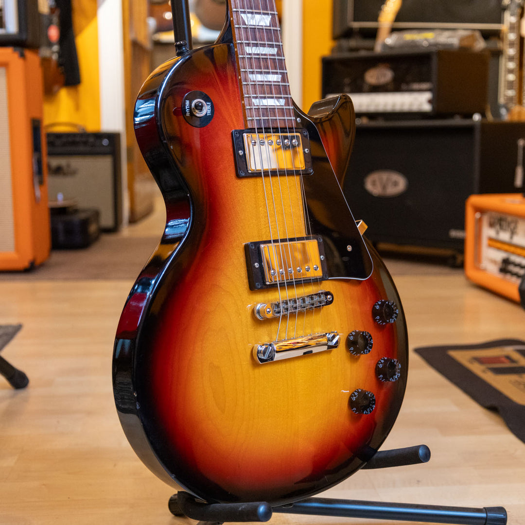 Gibson - Les Paul Studio ( Fireburst) w/ HD Case ( Light Headstock Repair) - 2010 - Used