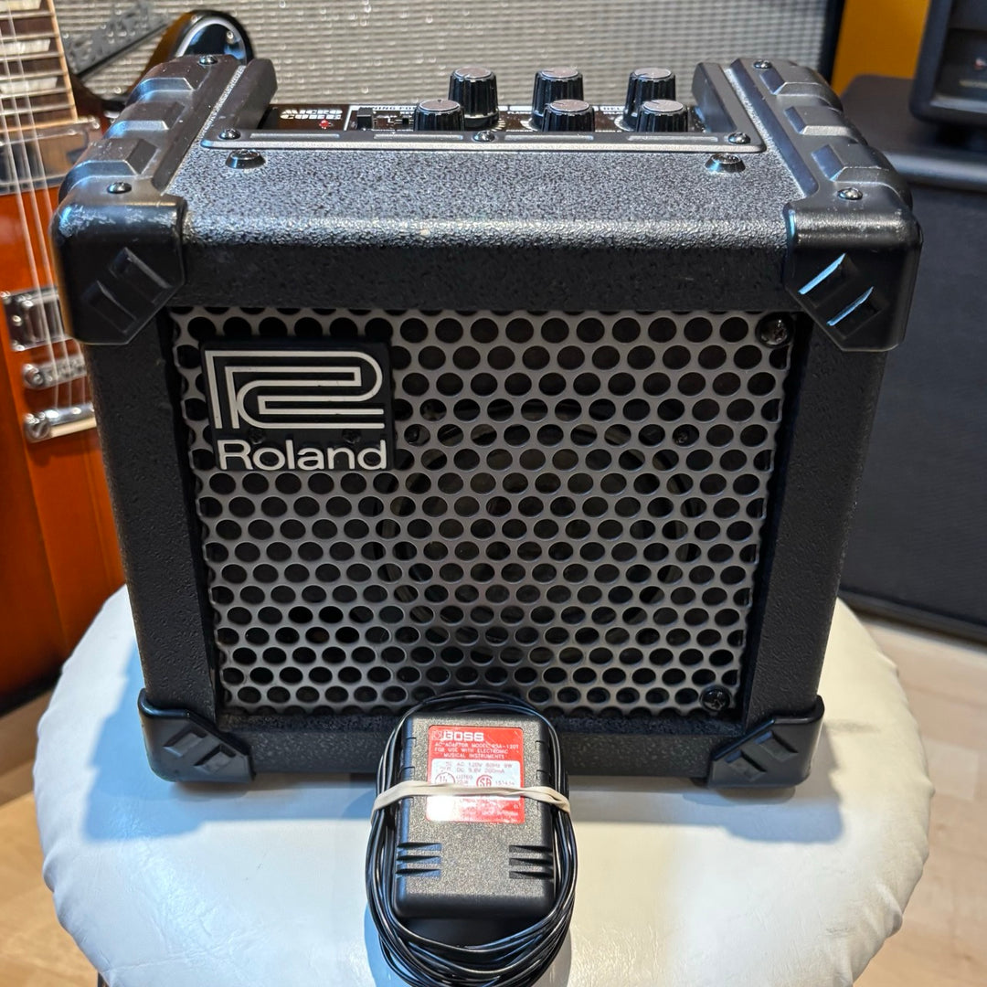 Boss - Micro Cube GX-3 Watt 9V Or Battery Operated GTR Amp w/ PWR Supply & On Board FX - USED