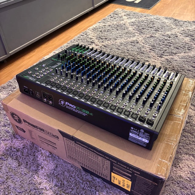 Mackie - Pro FX22- V3- 22 Channel - USB Mixer w/ Factory Box - MINT - USED