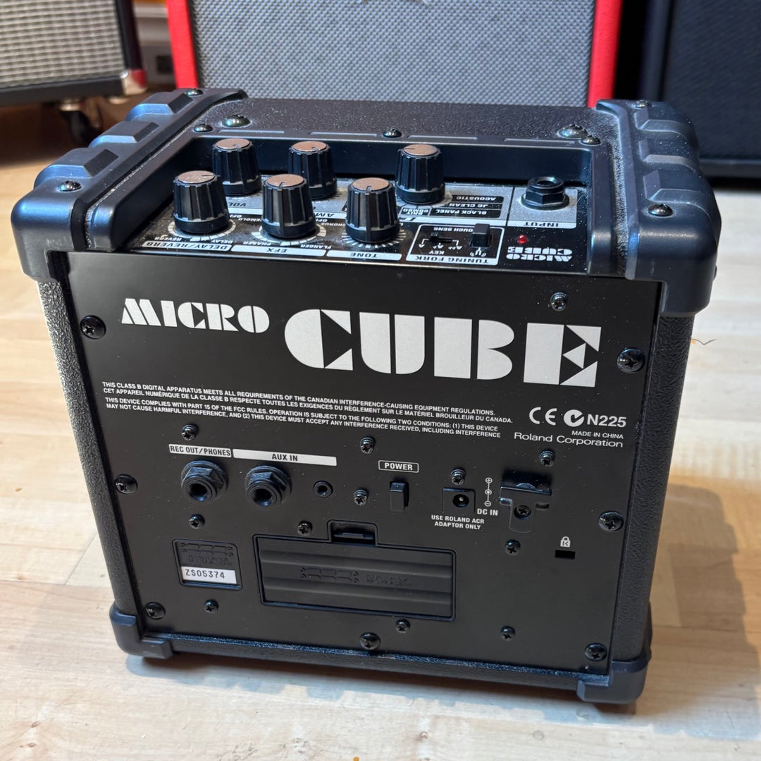 Boss - Micro Cube 3 Watt GTR Amp w/ Onboard FX , Carry Strap & PWR Supply (2004) - USED