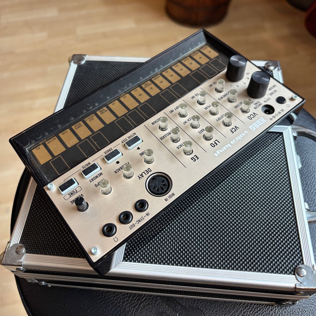 Korg - Volca Keys Analog Synth & Loop Sequencer w/ PWR Supply & Carry Case - USED