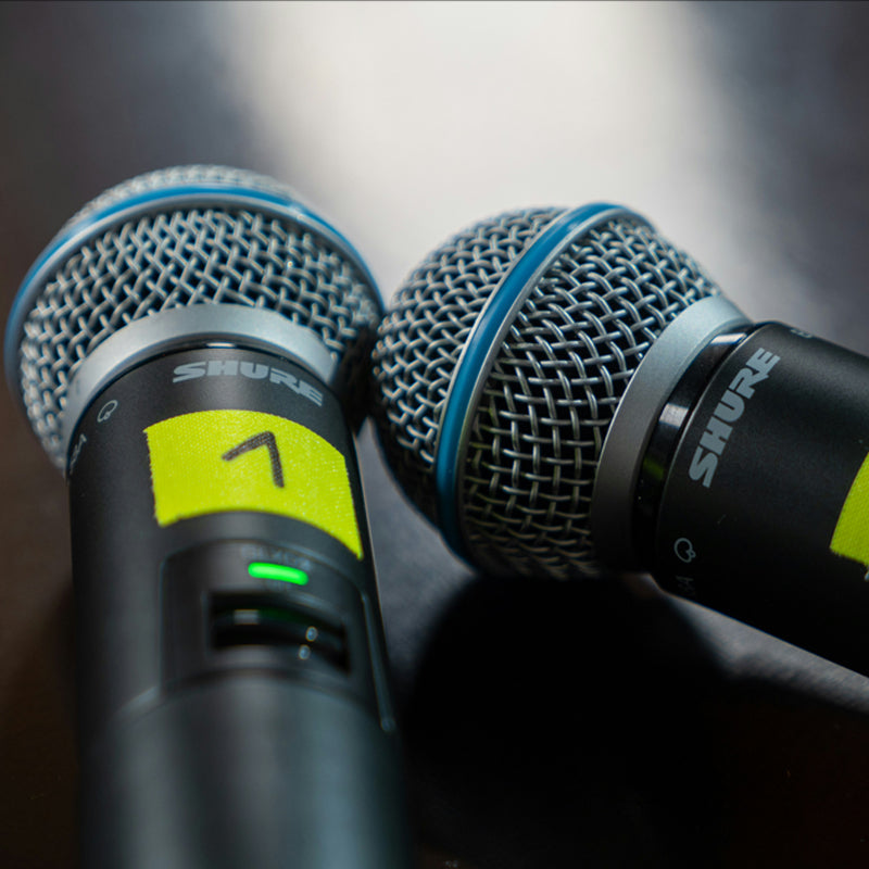 A Mircphone Microphones – Music City Canada