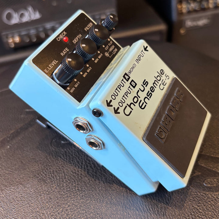 Boss - CE5  Chorus Ensemble Pedal w/ Box & User Guide (Mint-2019) - USED