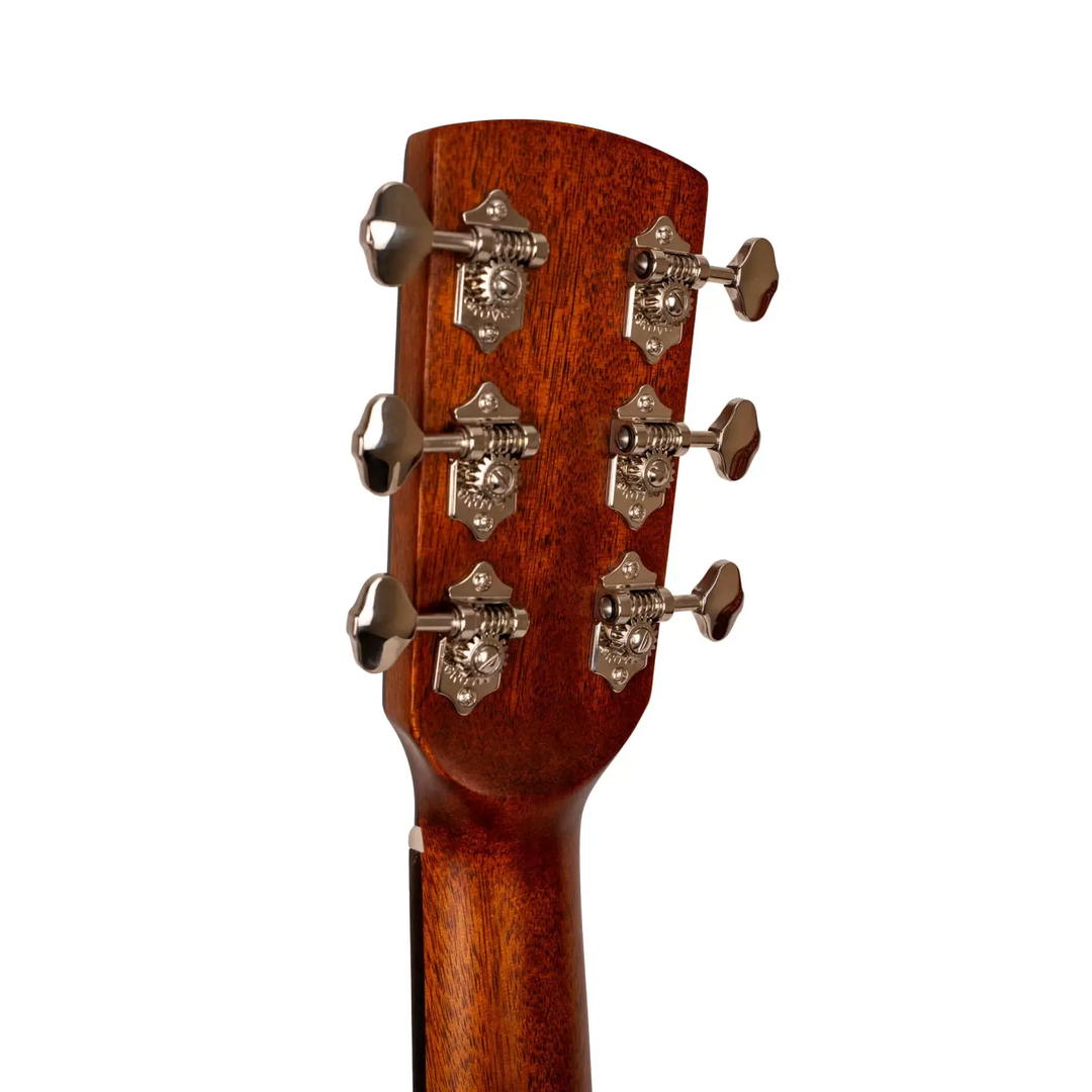 The Dread by Gold Tone embodies tradition with its all-solid wood construction and iconic dreadnought design.