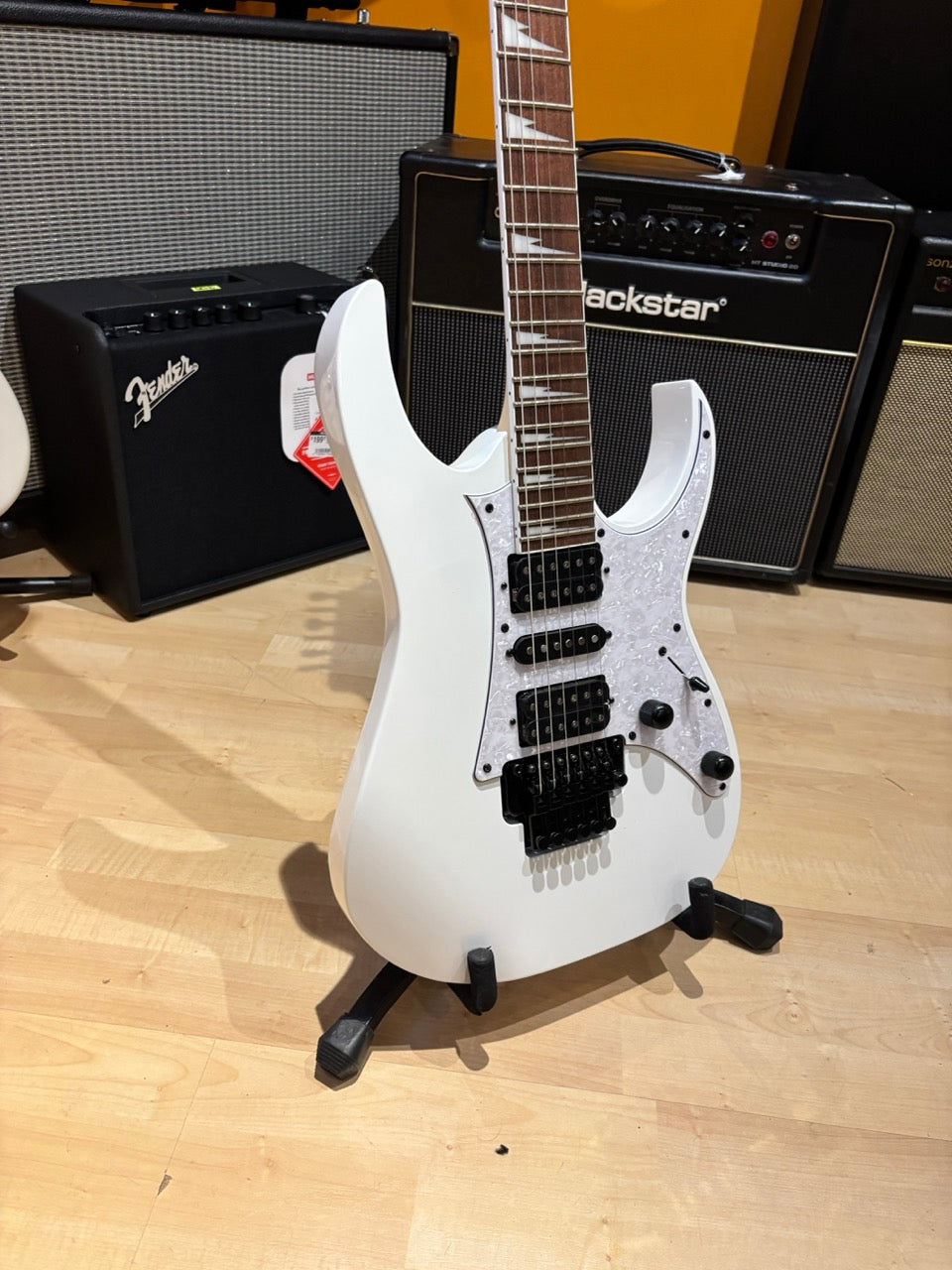 Ibanez - RG Standard (White) RG450DXBWH (DEMO "Miss-tinted Headstock Finish")