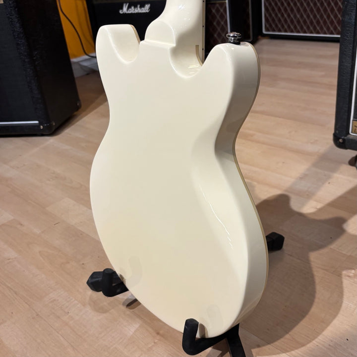 Hagstrom Megin Double Cutaway Electric Guitar with Hard Shell Case (Creme) MEGIN-CRE
