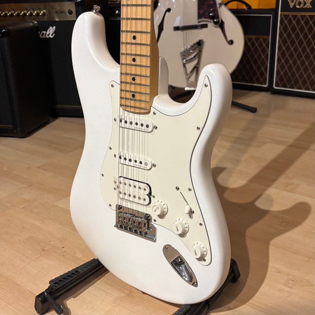Fender Juanes Stratocaster (Luna White) Electric Guitar