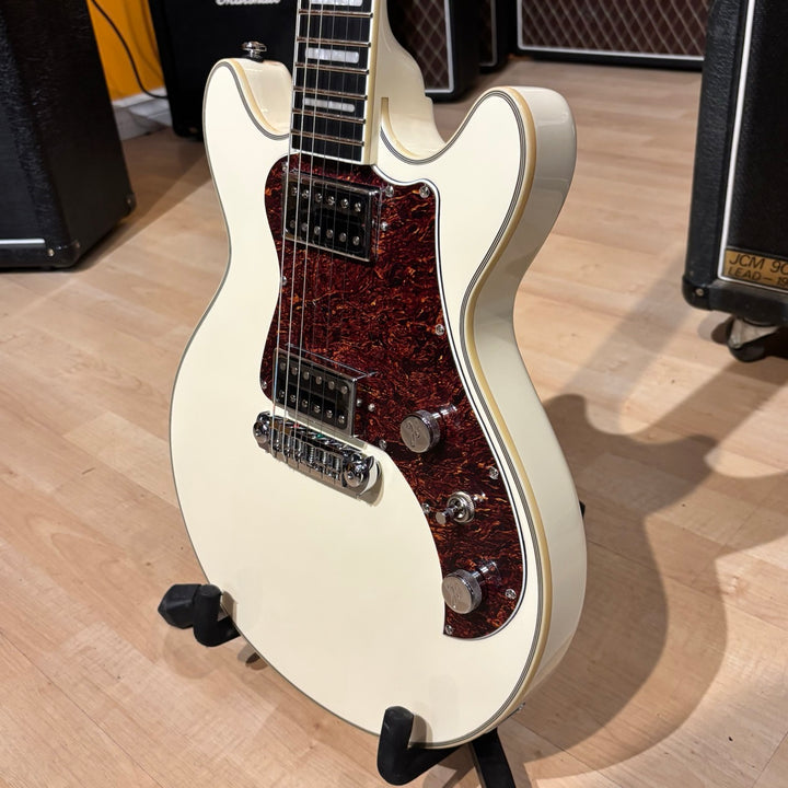Hagstrom Megin Double Cutaway Electric Guitar with Hard Shell Case (Creme) MEGIN-CRE