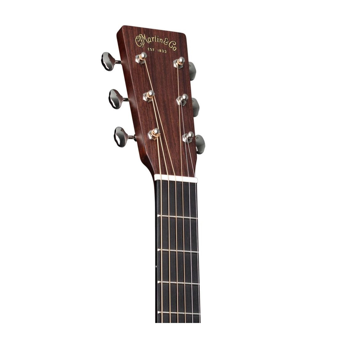 Martin Guitars 00-18 Standard Series Spruce/Mahogany Guitar with Case