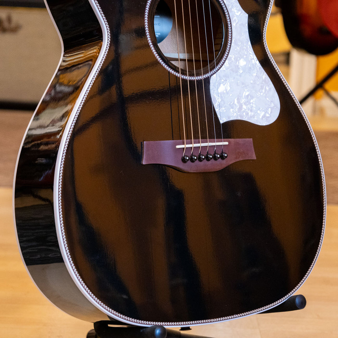 Seagull - Artist Limited ED " Tuxedo Black " Acoustic- Electric  "No Case" - MINT - USED