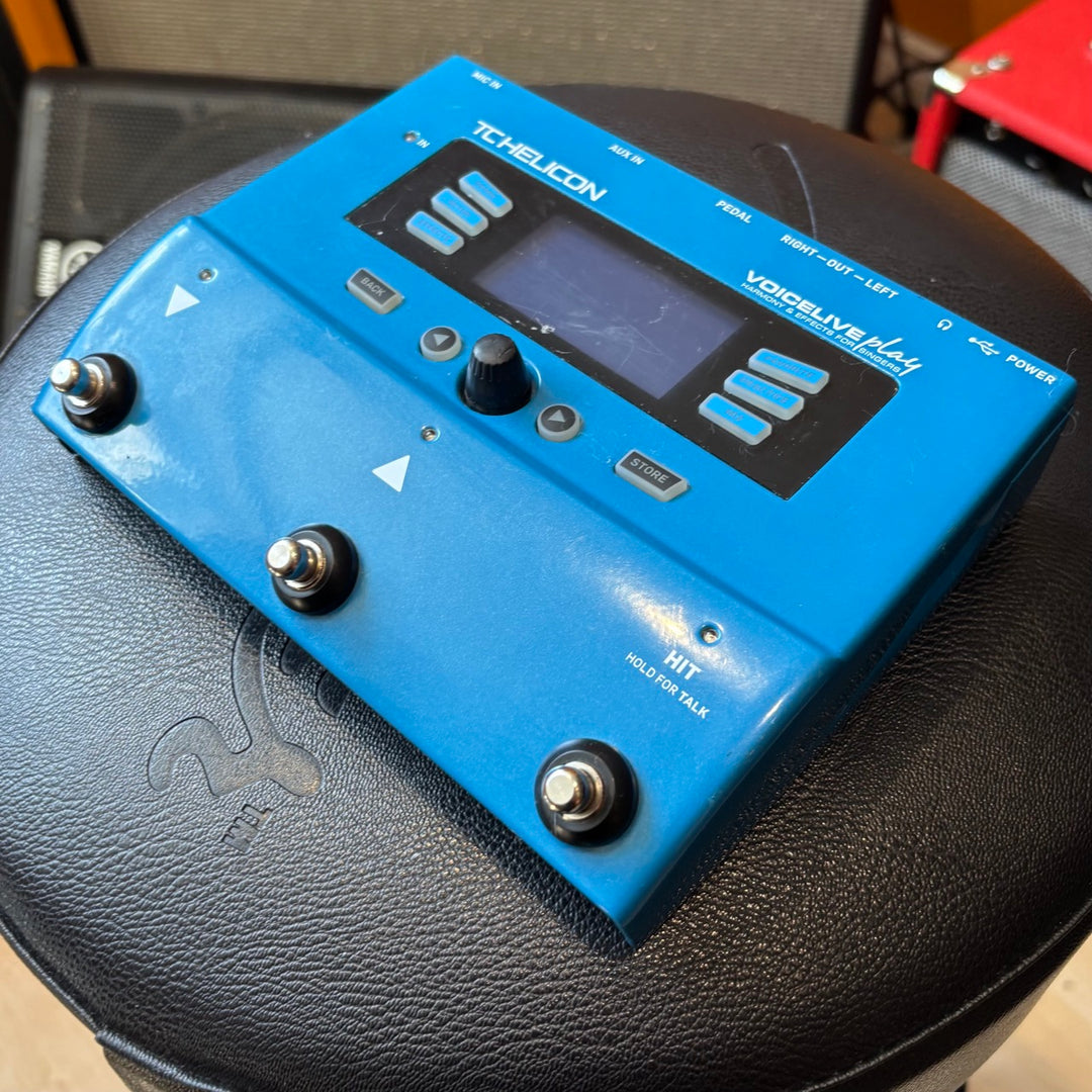 TC Helicon - Voicelive Play - Looping 3 Button Vocal FX Unit w/ PWR Supply, Box & User Guide - USED