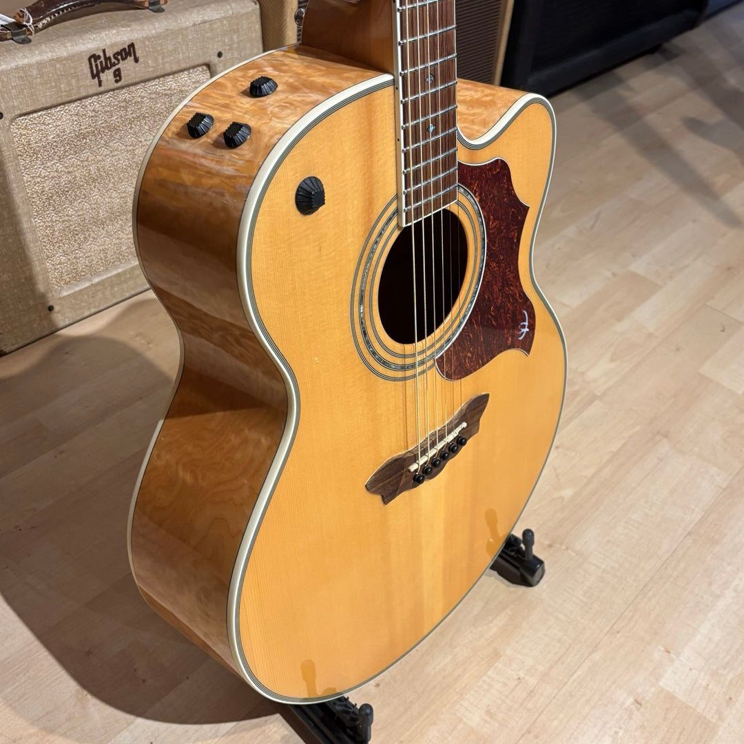 Washburn - J28-SCE DLK  Cumberland Cutaway Acoustic Electric Natural w/HD Case (2009) - USED