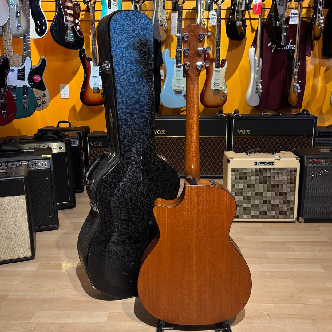 Taylor - 314ce Cutaway AC Electric w/ DLX Taylor HD Case (Natural-2010) - USED