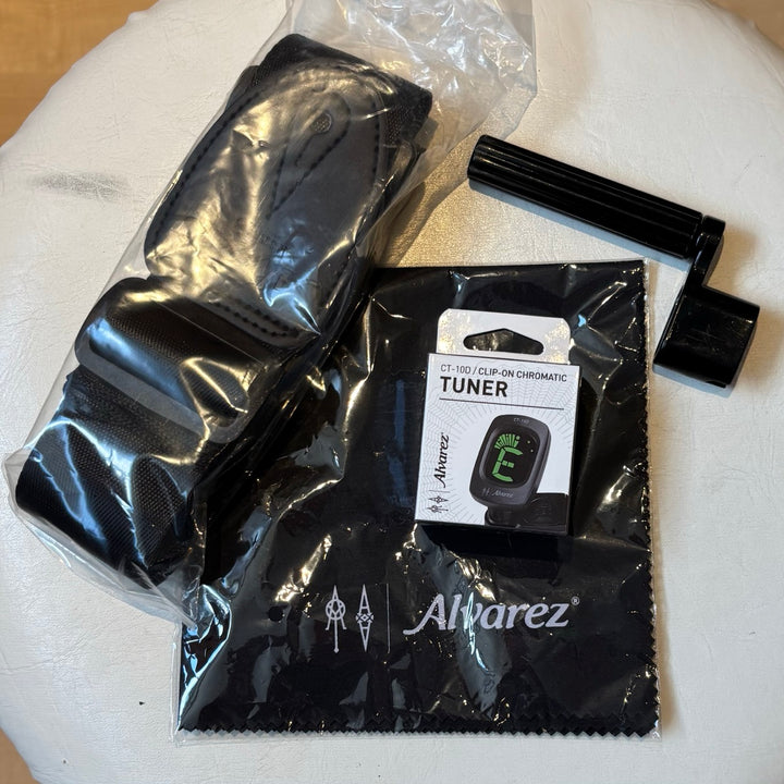 Alvarez - RD26 regent 26 Satin Solid Top Starter Pack w/ Bag, Strap, Picks, Cloth & Tuner  (2021) - USED
