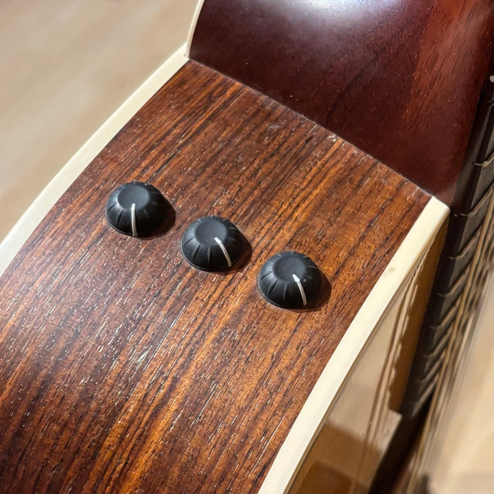 Taylor - 210E Dreadnaught Acoustic - Electric  w/ Taylor Hard Shell Case (Natural-2007) - USED
