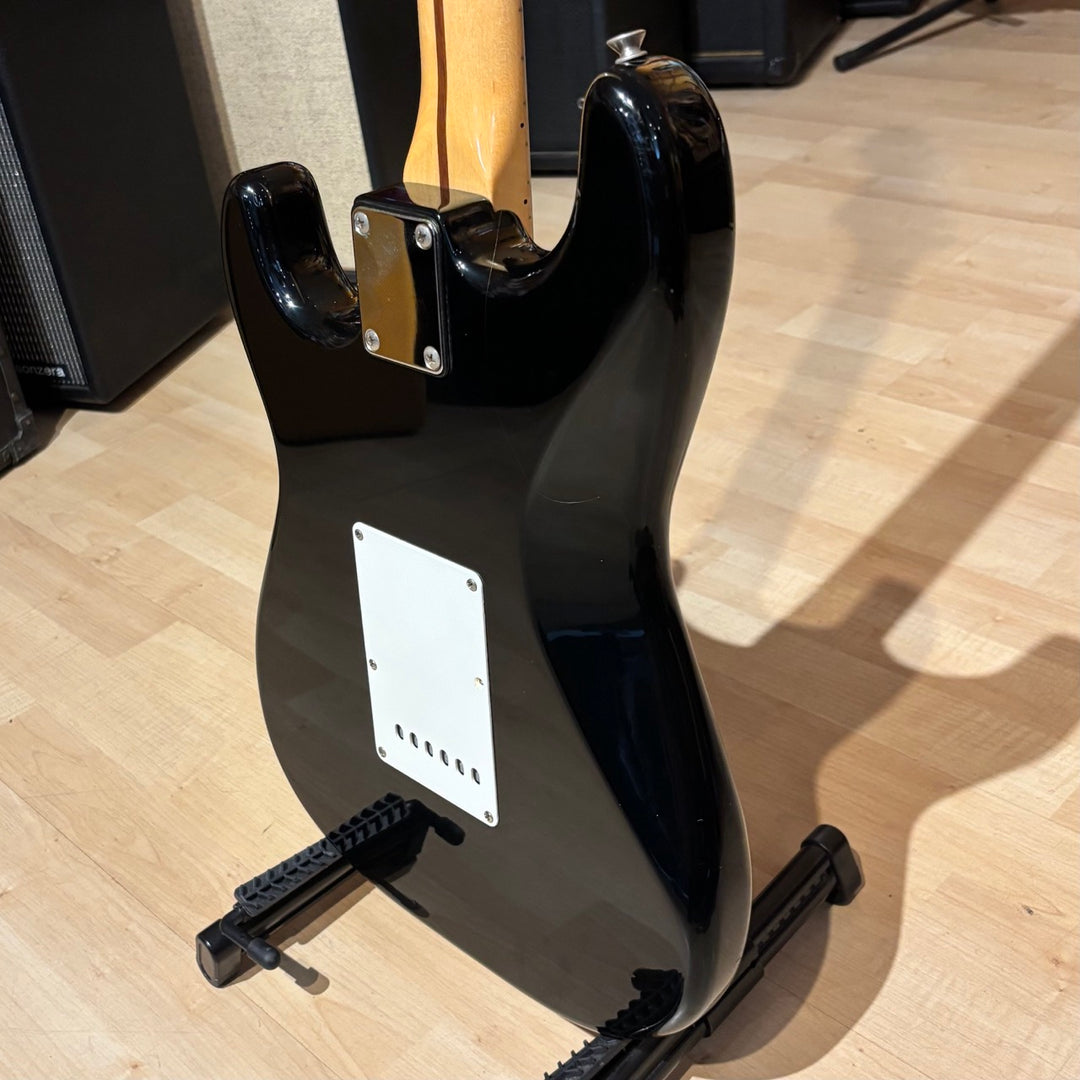 Squier - E Series Standard Strat w/Vintage Fender HD Case (MIJ - Black / Maple - 1986) - USED