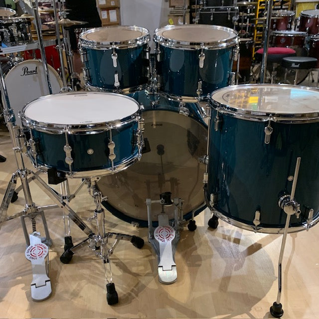 Sonor AQ1 Stage 5-Piece Drum Set (22" BD, 14" S, 10" Tom, 12" Tom, 16" FT, and Hardware Set) - Caribbean Blue