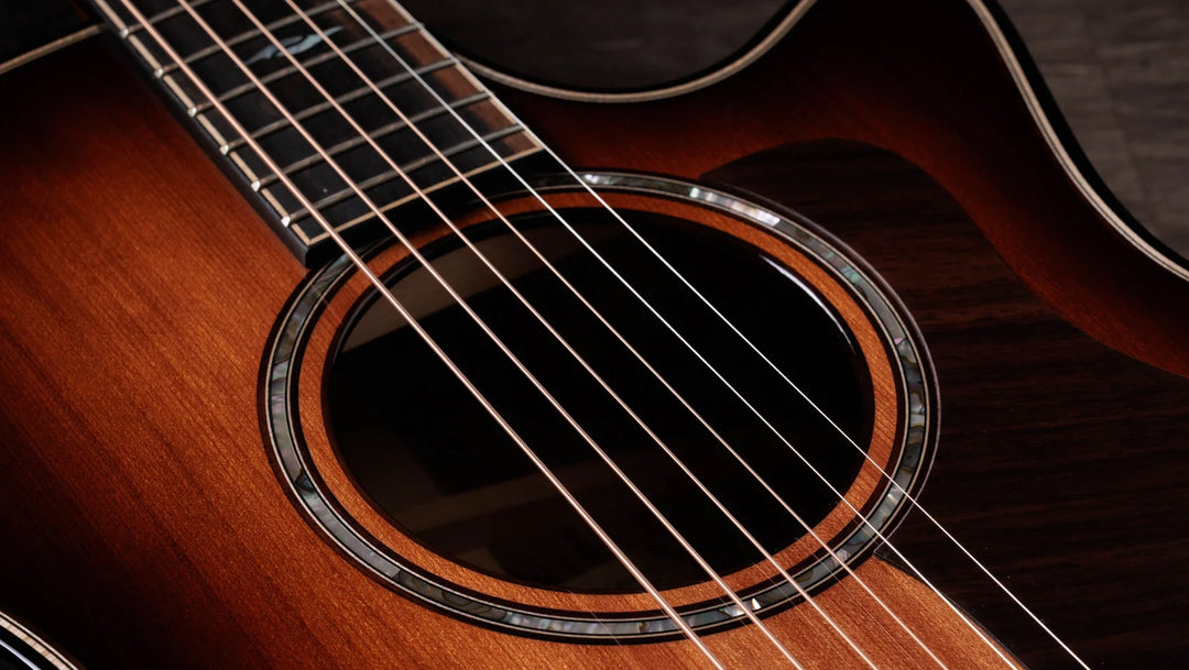 Overview

Honduran rosewood back and sides generate lush overtones
Sinker redwood top offers exceptional warmth and dynamic range
Beveled armrest and cutaway offer seamless, accommodating feel
V-Class bracing improves volume, sustain and pitch accuracy
Includes ES2 electronics and deluxe hardshell case