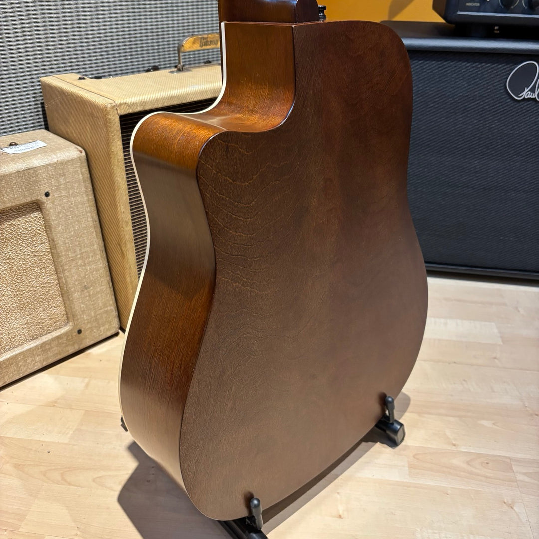 Art & Lutherie - American Burbon Burst CW-QIT Cutaway AC Electric w/ Gig Bag (2024)  - USED