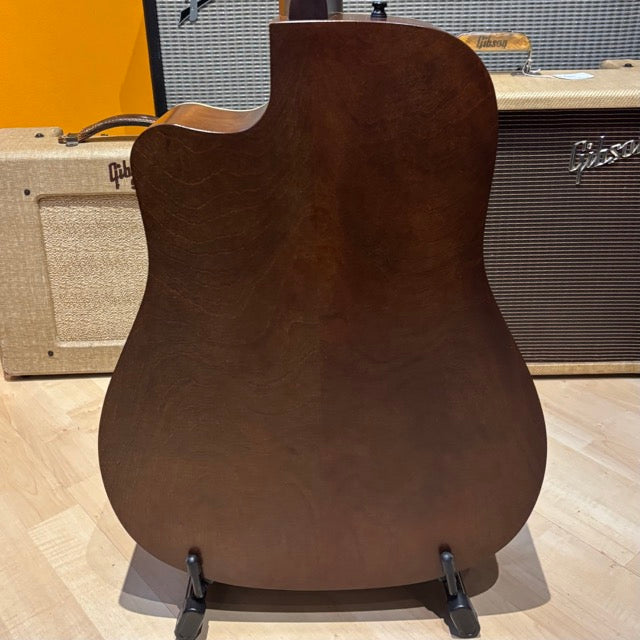 Art & Lutherie - American Burbon Burst CW-QIT Cutaway AC Electric w/ Gig Bag (2024)  - USED