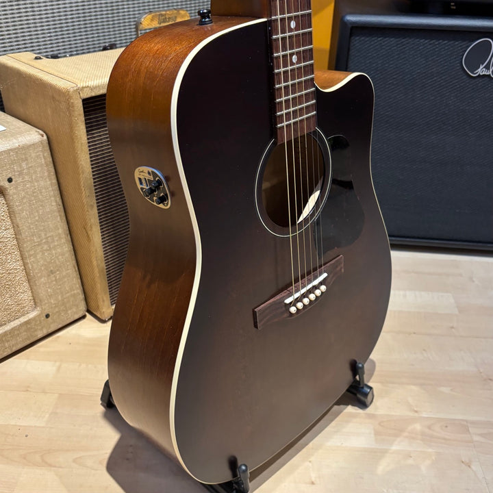Art & Lutherie - American Burbon Burst CW-QIT Cutaway AC Electric w/ Gig Bag (2024)  - USED