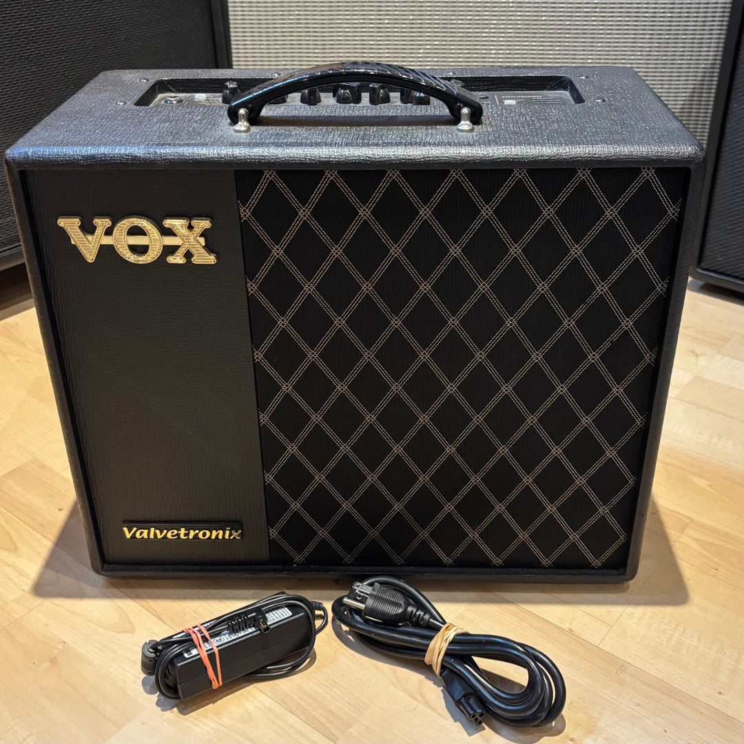 Vox - VT40X - 40 Watt Digital Modeling Amp w/ Power Supply - USED