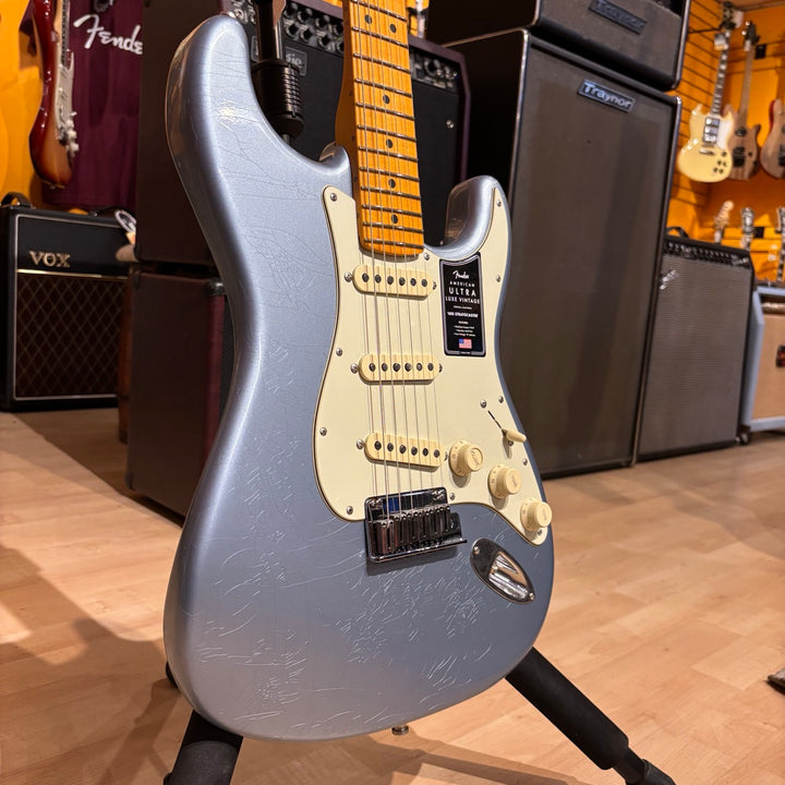Fender Limited Edition American Ultra Luxe '60s Stratocaster (Ice Blue Metallic)