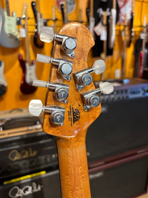 Ernie Ball - St Vincent Signature - Goldie w/OHSC (2022) - USED