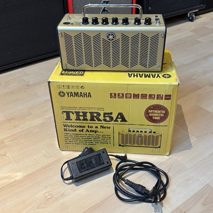 Yamaha - THR5A  - 10 Watt Acoustic Guitar Desktop Amplifier w/ Box, PS & User Guide - USED