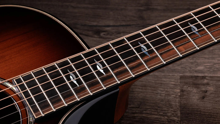 Overview

Honduran rosewood back and sides generate lush overtones
Sinker redwood top offers exceptional warmth and dynamic range
Beveled armrest and cutaway offer seamless, accommodating feel
V-Class bracing improves volume, sustain and pitch accuracy
Includes ES2 electronics and deluxe hardshell case