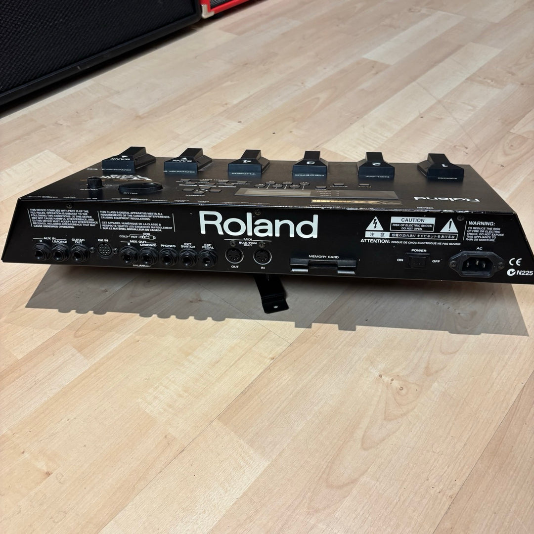 Roland Synth Package - VG8-EX Guitar Synth w/ GK2A Pickup, Manual & 13 Pin Patch Cable (1998) - USED