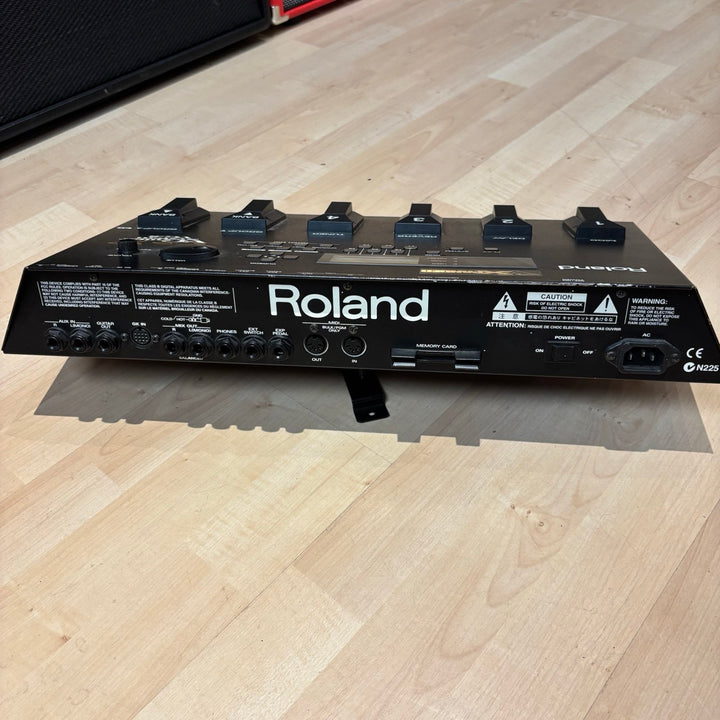Roland Synth Package - VG8-EX Guitar Synth w/ GK2A Pickup, Manual & 13 Pin Patch Cable (1998) - USED