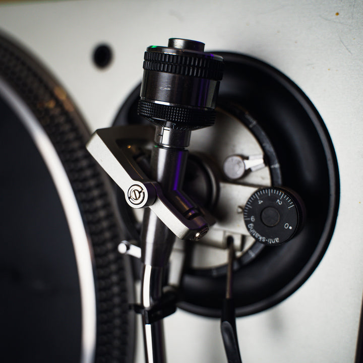 Technics SL-1200 MK5 Turntable Silver SN GE6JE01141 R - Used