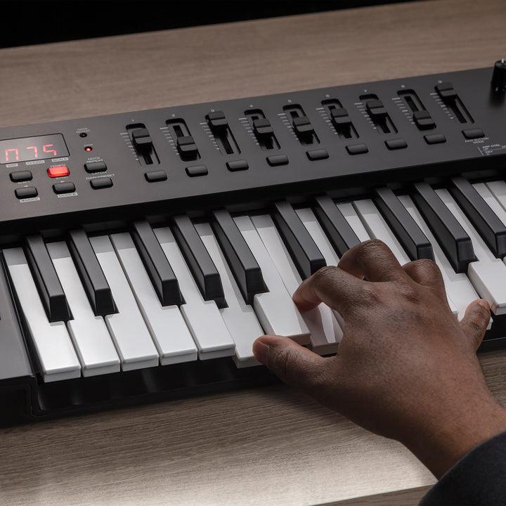 M-Audio Oxygen 61 MKV 61-Key USB Midi Controller w/ Smart Controls and Auto-Mapping