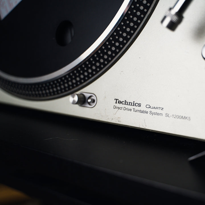 Technics SL-1200 MK5 Turntable Silver SN GE6JE01141 R - Used